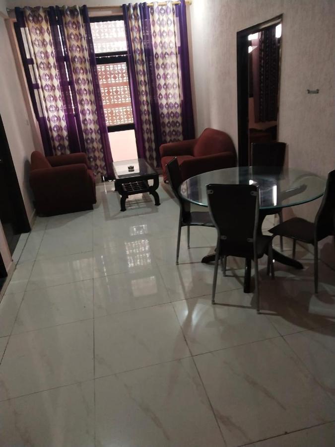 Mufis Homestay, Emerald Compound, New Palam Vihar-2 Gurgaon Ngoại thất bức ảnh