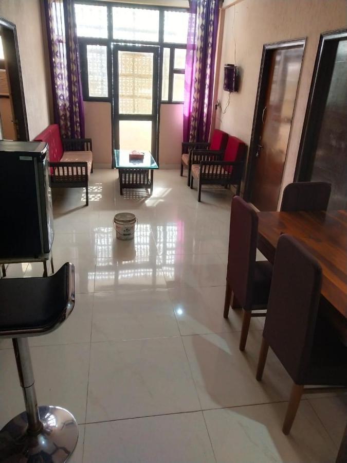 Mufis Homestay, Emerald Compound, New Palam Vihar-2 Gurgaon Ngoại thất bức ảnh